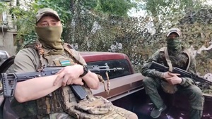 Красный пикап